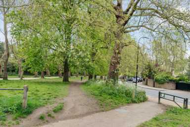 South End Road, Hampstead, London - NW3 view 8