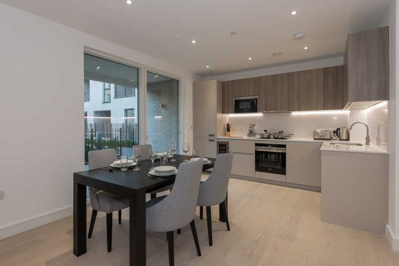2 bedrooms apartments/flats to sale in The Avenue, Queen's Park-image 4