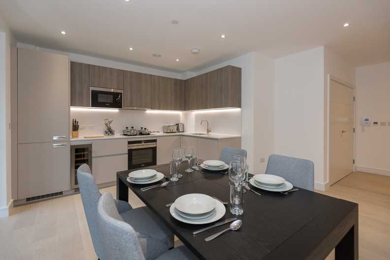 2 bedrooms apartments/flats to sale in The Avenue, Queen's Park-image 7
