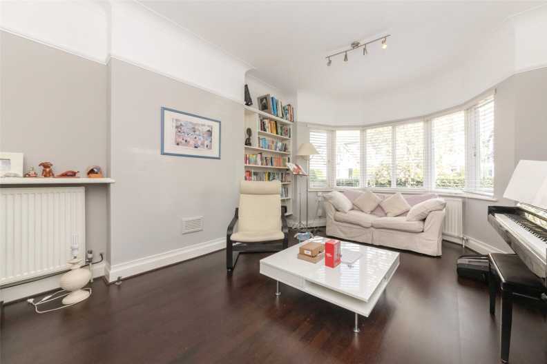 4 bedrooms to sale in Park Drive, Golders Hill Park-image 8