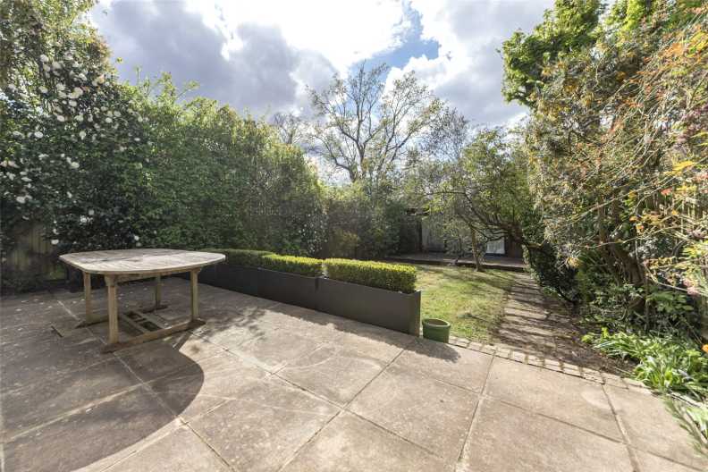 4 bedrooms apartments/flats to sale in Park Drive, Golders Hill Park-image 14