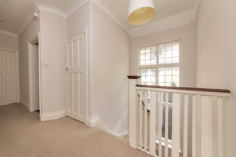 4 bedrooms apartments/flats to sale in Park Drive, Golders Hill Park-image 15