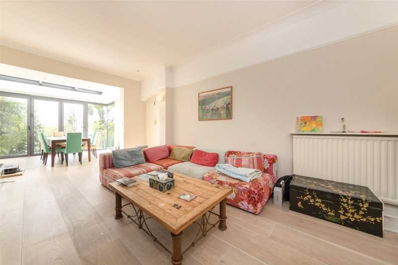4 bedrooms apartments/flats to sale in Park Drive, Golders Hill Park-image 5