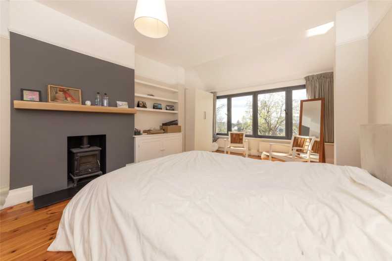 4 bedrooms to sale in Park Drive, Golders Hill Park-image 7