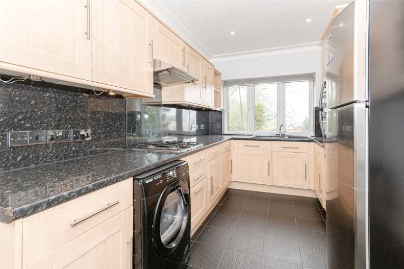 2 bedrooms apartments/flats to sale in West Heath Road, Hampstead-image 3