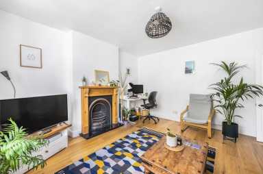 Carlingford Road, Hampstead Village - NW3 view 3