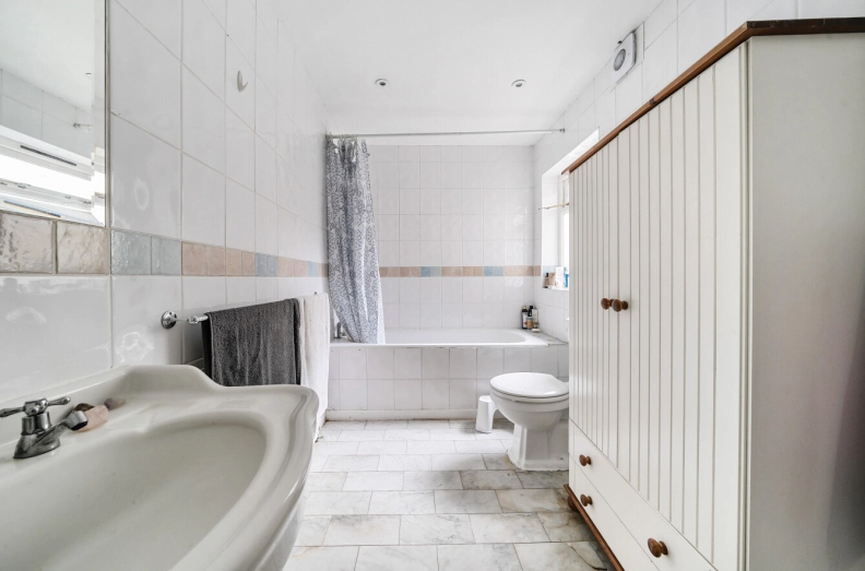 3 bedrooms apartments/flats to sale in Hampstead Lane, Highgate-image 20