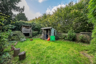 Hampstead Lane, Highgate N6 image 8
