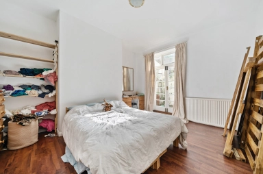 Hampstead Lane, Highgate N6 image 16