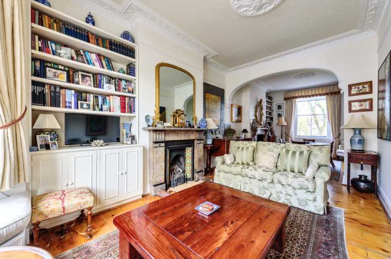 3 bedrooms apartments/flats to sale in Pilgrims Lane, Hampstead Village-image 1