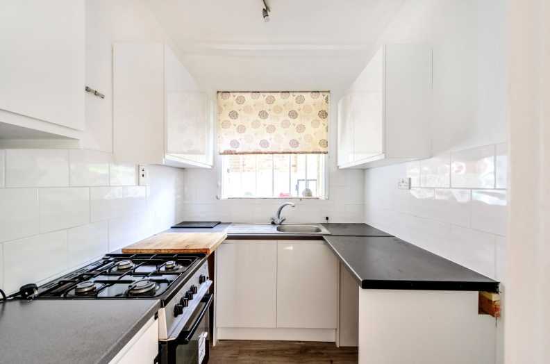 2 bedrooms apartments/flats to sale in King Henry's Road, Primrose Hill-image 3