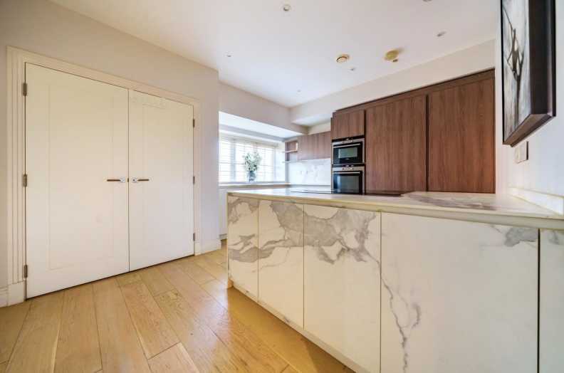 4 bedrooms apartments/flats to sale in Kidderpore Avenue, Hampstead-image 12