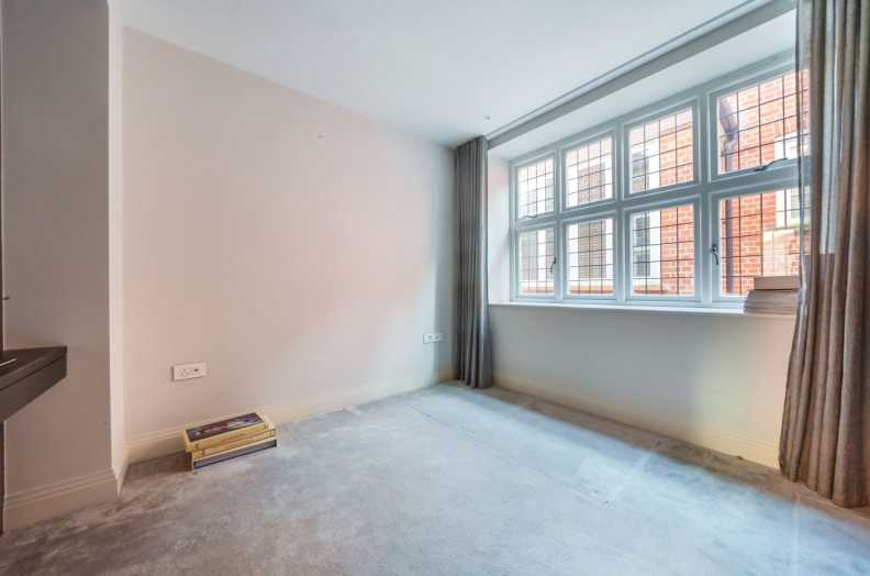 4 bedrooms apartments/flats to sale in Kidderpore Avenue, Hampstead-image 16