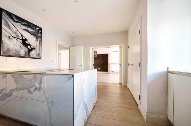 4 bedrooms apartments/flats to sale in Kidderpore Avenue, Hampstead-image 4