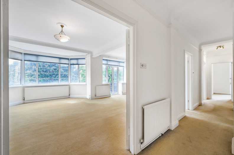 2 bedrooms apartments/flats to sale in Belsize Avenue, Belsize Park-image 9