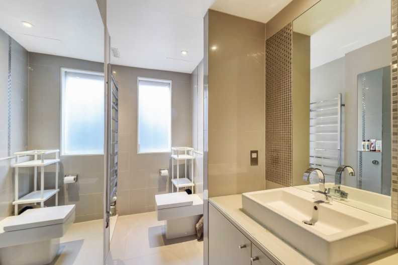 2 bedrooms apartments/flats to sale in Woodchurch Road, West Hampstead-image 9