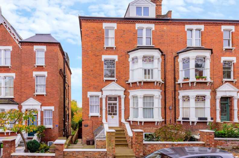 3 bedrooms apartments/flats to sale in Nassington Road, Hampstead Heath-image 1