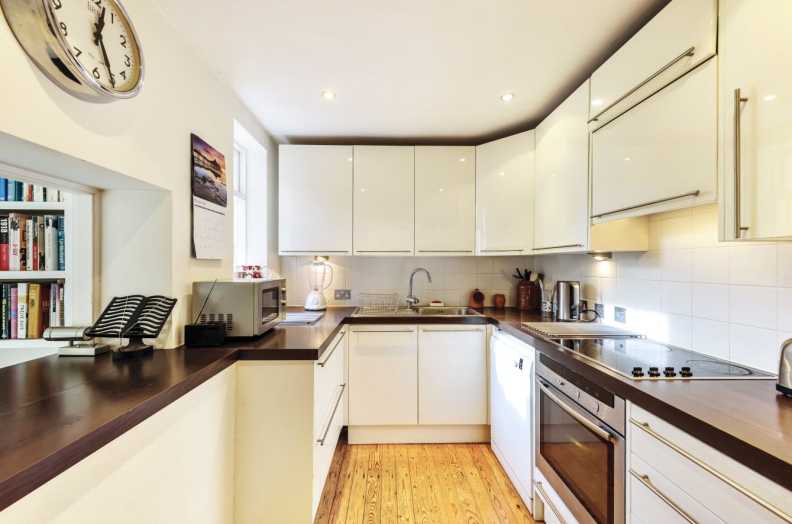 3 bedrooms apartments/flats to sale in Nassington Road, Hampstead Heath-image 4