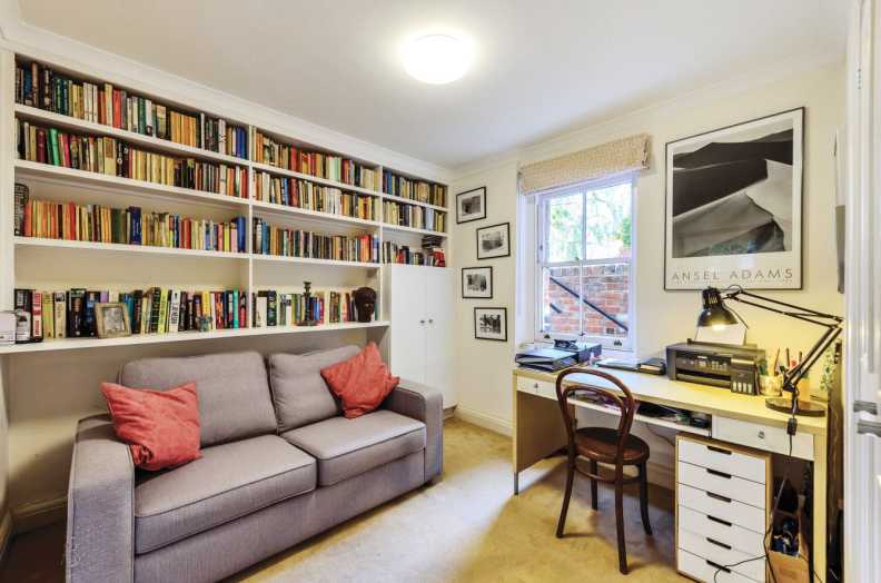 3 bedrooms apartments/flats to sale in Nassington Road, Hampstead Heath-image 6