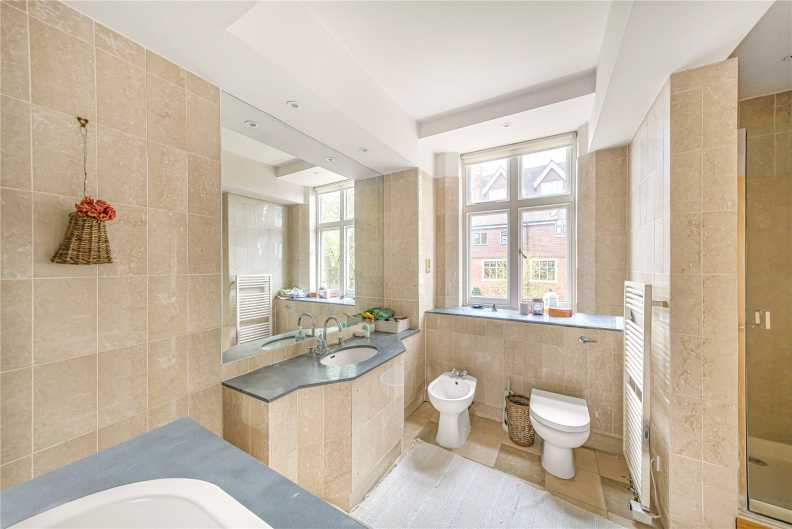 3 bedrooms apartments/flats to sale in Holford Road, Hampstead Village-image 7