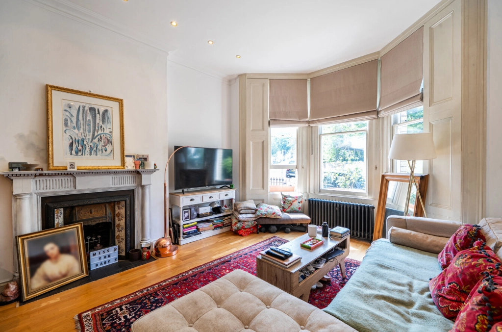 2 bedrooms apartments/flats for sale in Gayton Crescent, Hampstead Village - NW3 view 2