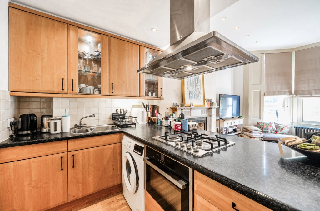 2 bedrooms apartments/flats for sale in Gayton Crescent, Hampstead Village - NW3 view 15