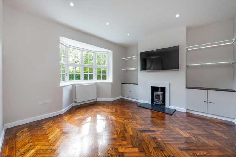 1 bedroom apartments/flats to sale in Midholm Close, Hampstead Garden Suburb-image 3
