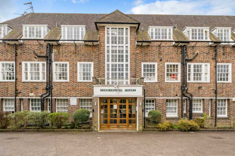 3 bedrooms apartments/flats to sale in Corringham Road, Hampstead Garden Suburb-image 10