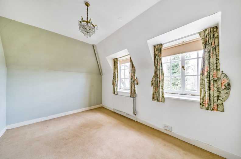 3 bedrooms apartments/flats to sale in Corringham Road, Hampstead Garden Suburb-image 4