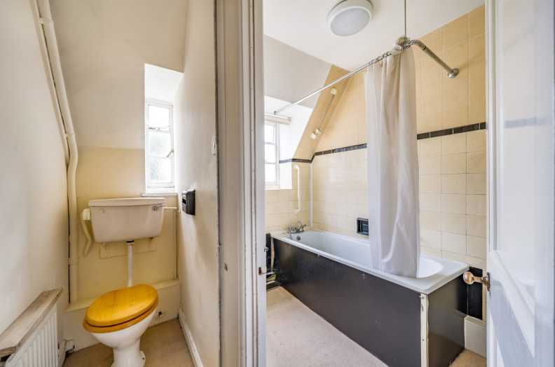3 bedrooms apartments/flats to sale in Corringham Road, Hampstead Garden Suburb-image 8