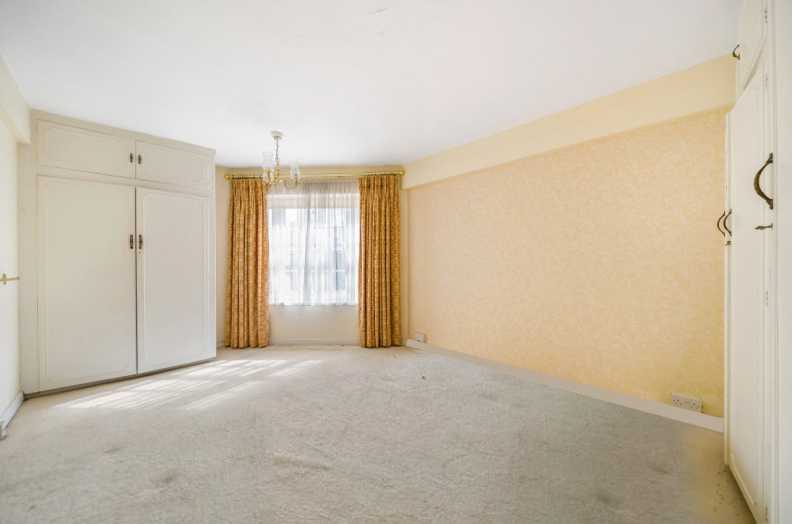 3 bedrooms apartments/flats to sale in Corringham Road, Hampstead Garden Suburb-image 5