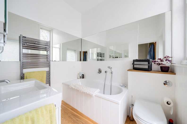 3 bedrooms apartments/flats to sale in Denning Road, Hampstead Village-image 10