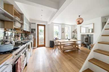 Denning Road, Hampstead Village - NW3 view 4
