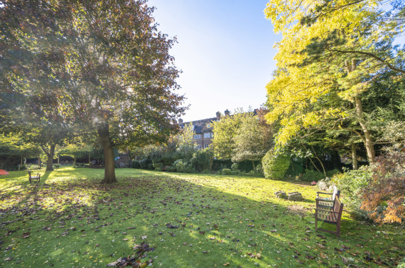 2 bedrooms apartments/flats to sale in Belsize Avenue, Belsize Park-image 4