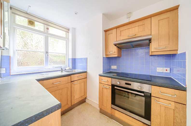 3 bedrooms apartments/flats to sale in Belsize Park, Belsize Park-image 3