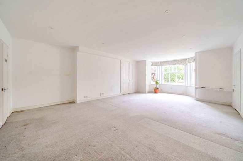 3 bedrooms apartments/flats to sale in Belsize Park, Belsize Park-image 12