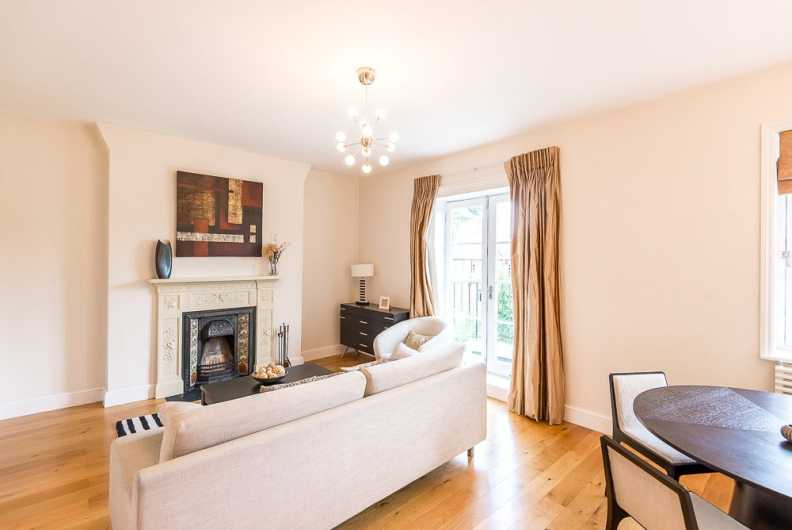 1 bedroom apartments/flats to sale in Well Walk, Hampstead Village-image 2