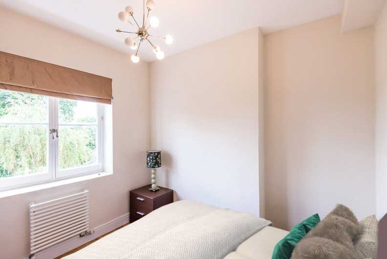 1 bedroom apartments/flats to sale in Well Walk, Hampstead Village-image 4