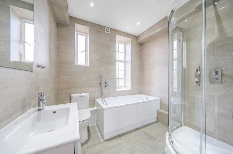 3 bedrooms apartments/flats to sale in Finchley Road, Hampstead-image 5