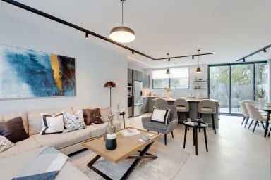 The Vale, Golders Green - NW11 view 3