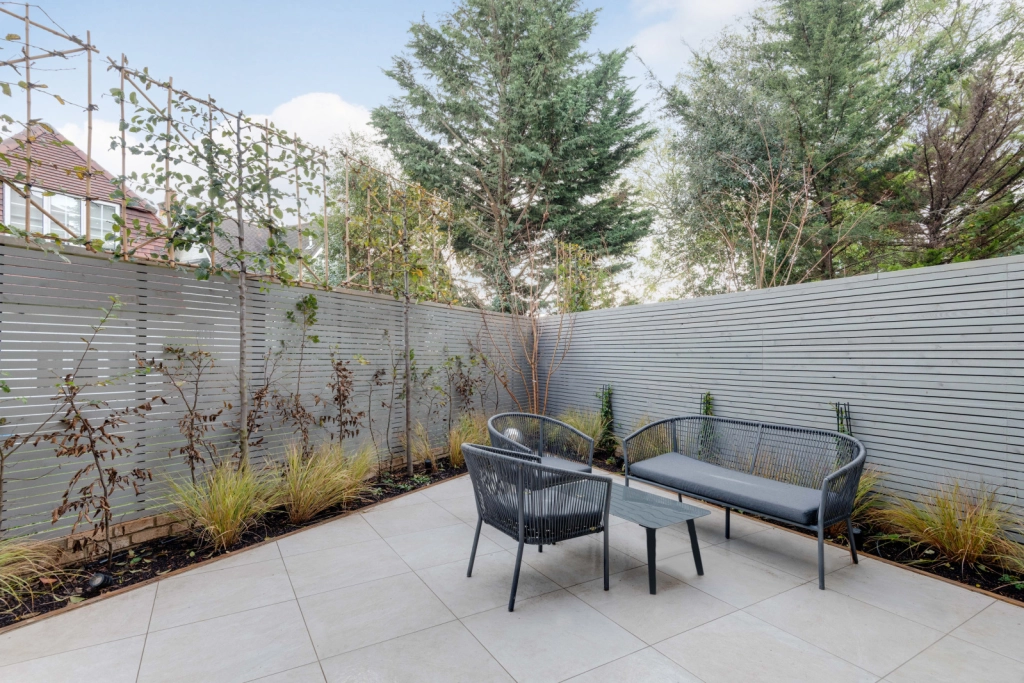 5 bedrooms houses for sale in The Vale, Golders Green - NW11 view 2