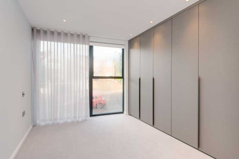 5 bedrooms houses to sale in The Vale, Golders Green-image 13