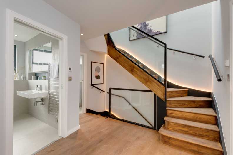5 bedrooms houses to sale in The Vale, Golders Green-image 10