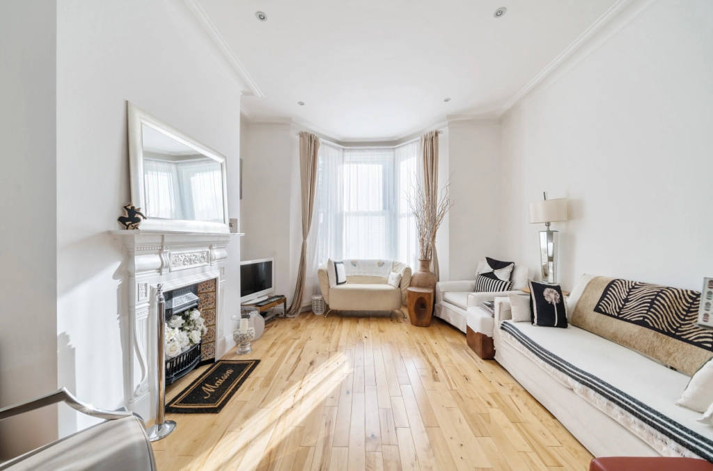 4 bedrooms houses for sale in North End Road, Golders Green - NW11 view 11