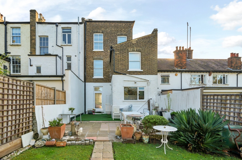 4 bedrooms houses for sale in North End Road, Golders Green - NW11 view 3