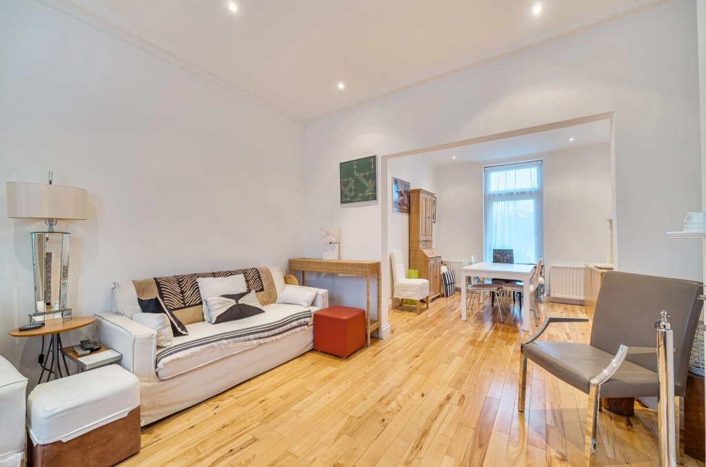 4 bedrooms houses for sale in North End Road, Golders Green - NW11 view 22