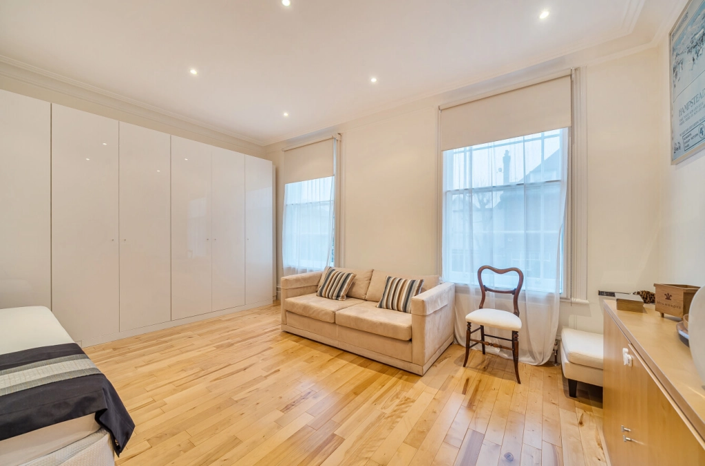 4 bedrooms houses for sale in North End Road, Golders Green - NW11 view 8