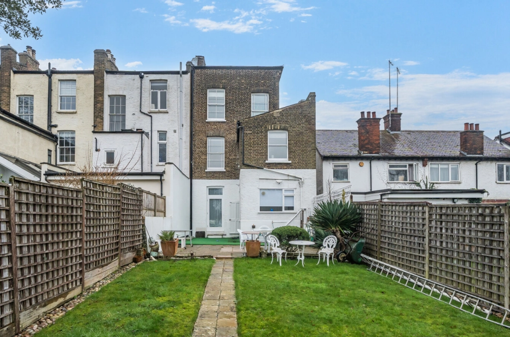 4 bedrooms houses for sale in North End Road, Golders Green - NW11 view 24