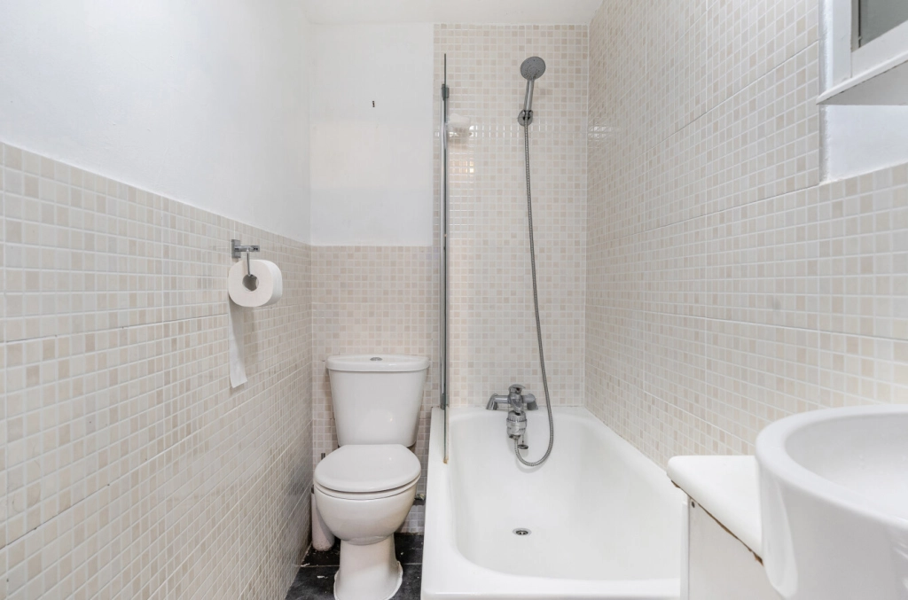 Studio apartments/flats for sale in Greencroft Gardens, London - NW6 view 6