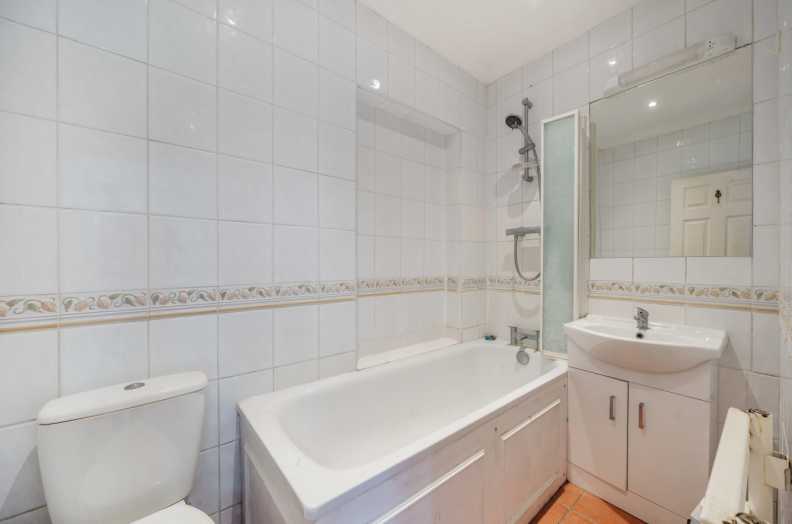 8 bedrooms houses to sale in Priory Road, West Hampstead-image 8